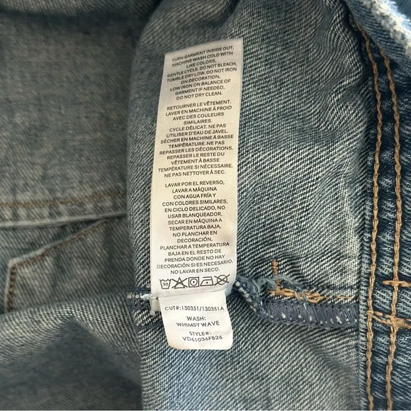 Von Dutch Denim Trucker Jacket Viral Button Up Patches Graphic Print Y2K Indie L - Picture 12 of 12